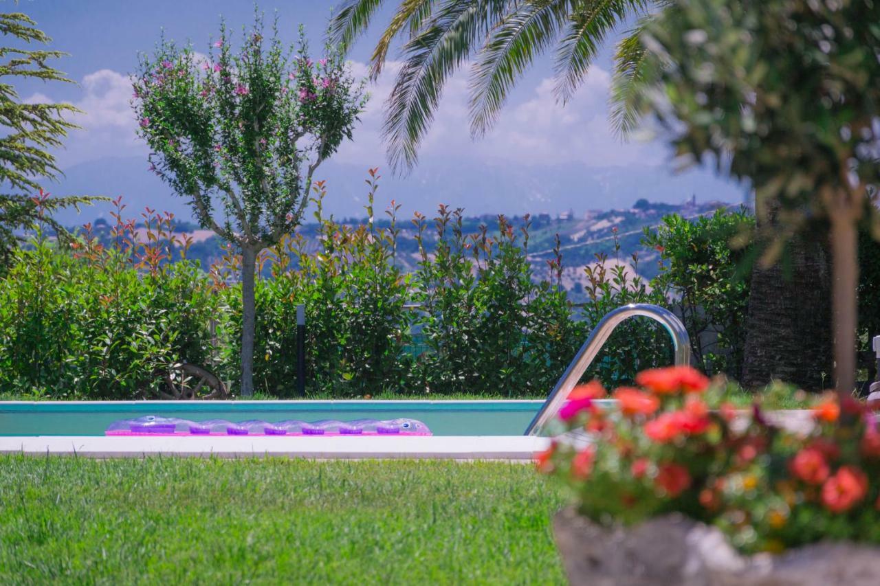 Gli Orti Di San Giacomo Bed & Breakfast มอนเตปรันโดเน ภายนอก รูปภาพ